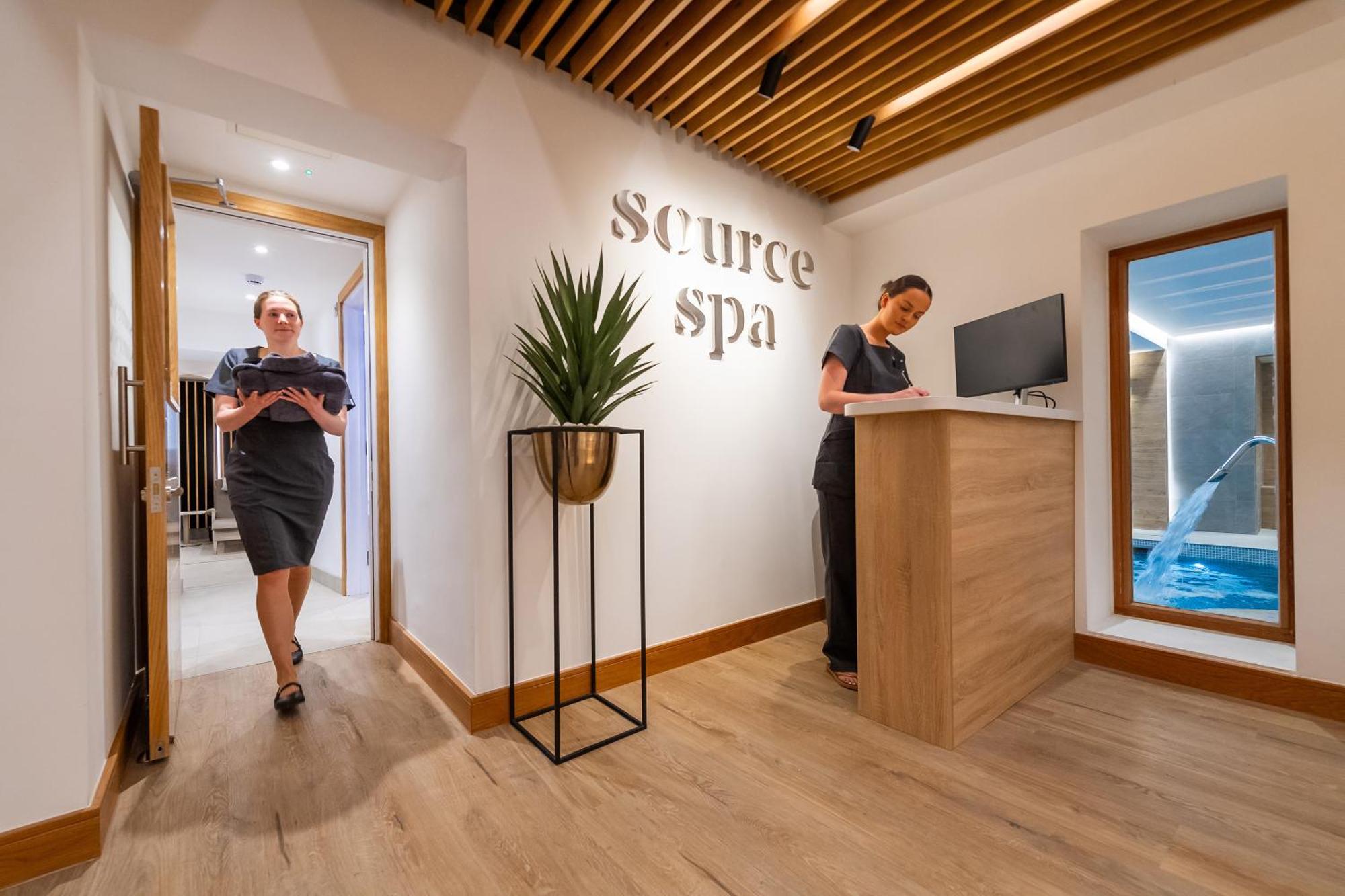 The Victoria & Source