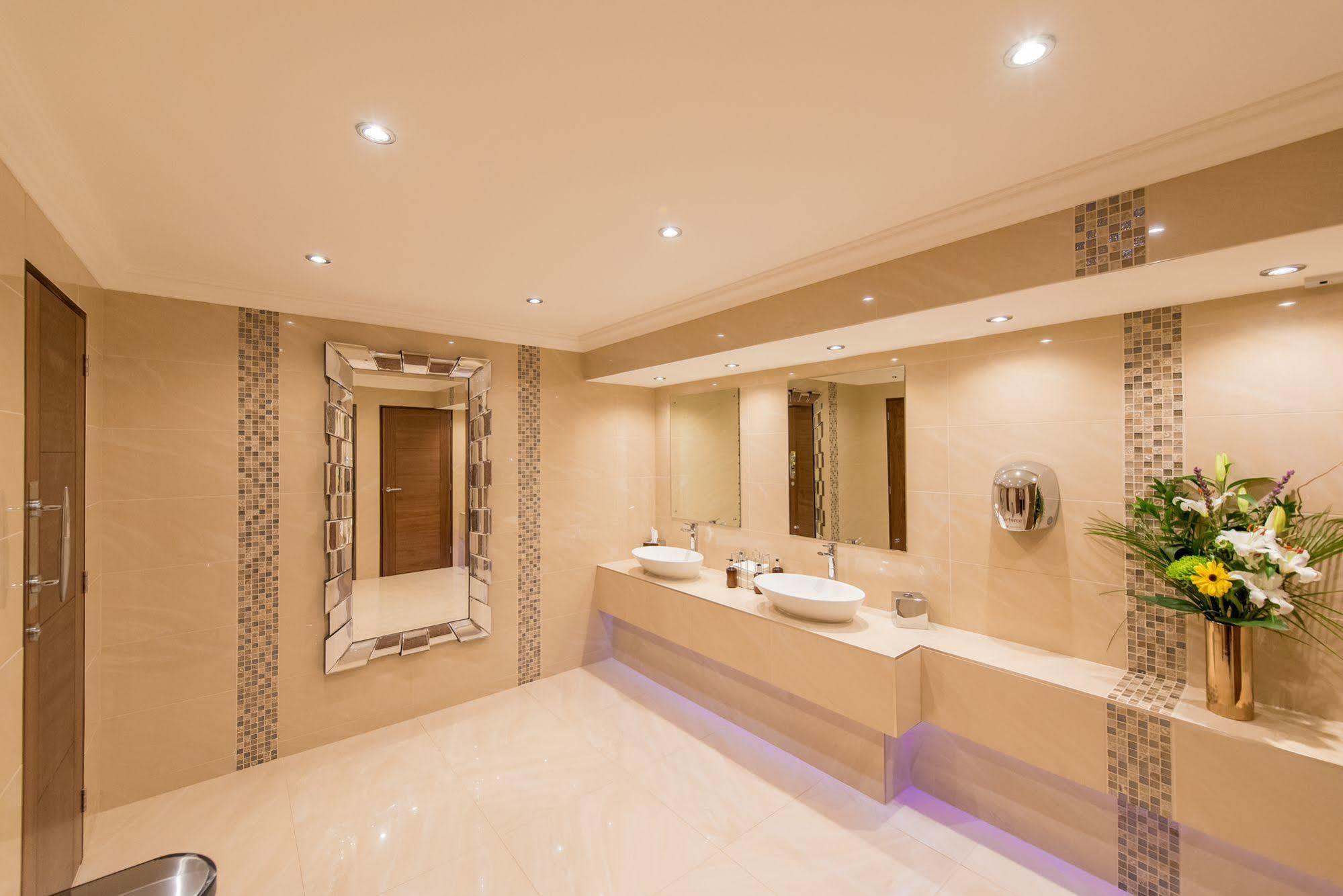 Hotel The Victoria & Source 4*